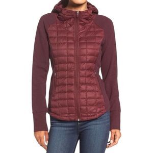 The North Face Women's Endeavor Thermoball Quilted Hooded Jacket Burgundy Small